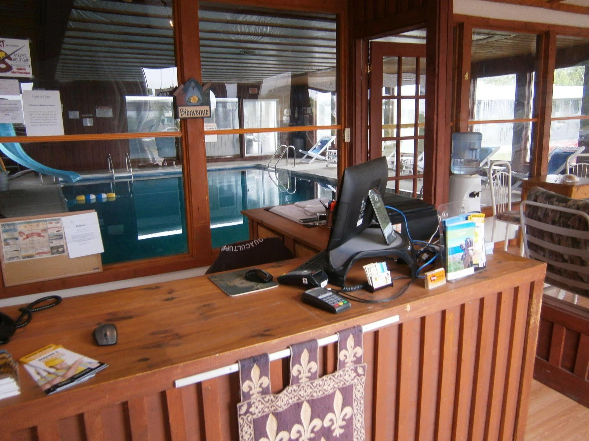 Motel De L'Anse Port-Daniel Ngoại thất bức ảnh